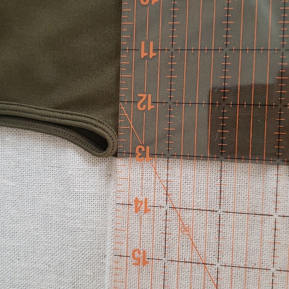 Skinny Tees Shirt Womens Small Olive Sleeveless Turtleneck Stretch Soft Base - Picture 5 of 6